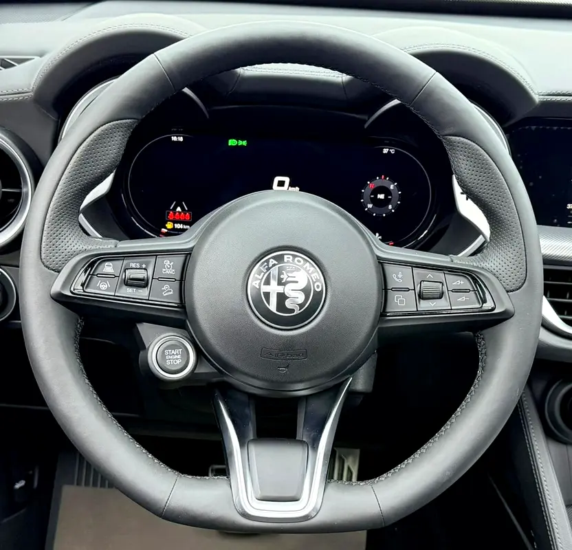 Alfa Romeo Stelvio 2025