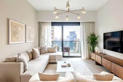 Stunning 1 BR Downtown Views | Great Amenities