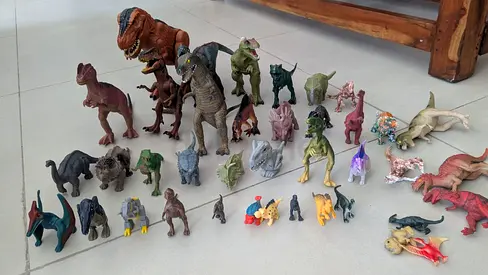 Dinosaurs action figures, 40 pieces