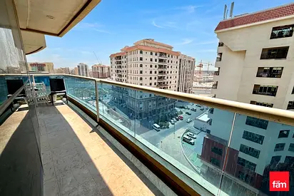 1br | Balcony | Closed Kitchen | Prime Location