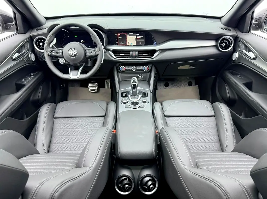 Alfa Romeo Stelvio 2025