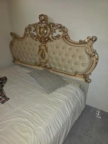 Almara, bed