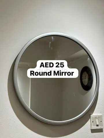 Round Wall Mirror with Silver Frame