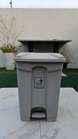 Large Plastic Pedal Bin / Trash Can - Used, Good Condition