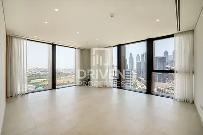 Elegant Apartment | High Floor | Ready to Move In