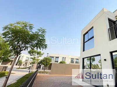 Brand New 3BR Townhouse |with Private Garden |