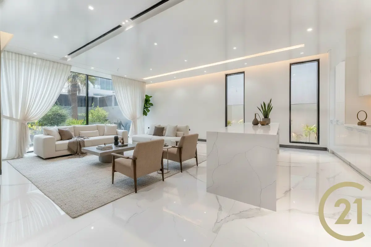 North Facing | Two Kitchens | Huge BUA