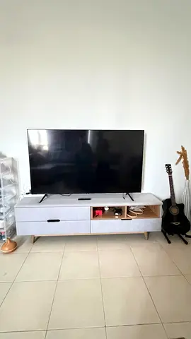 Samsung smart 65 inch TV with Wall mount free