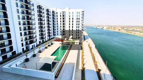 Spacious Ppartment with Abundant Natural Light