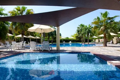 Fabulous 3 Bedroom Close to Pool Great Price