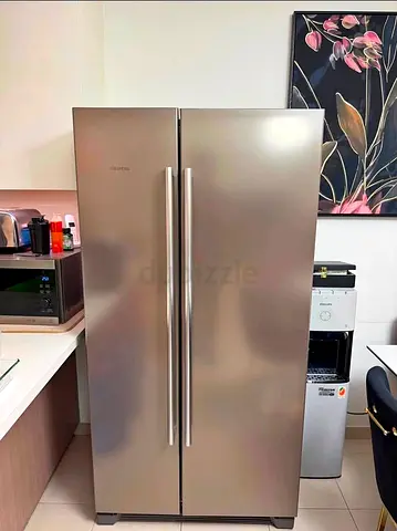 Selling Siemens brand Refrigerator like new side by side very good working condition