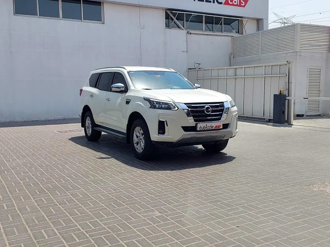 Nissan Xterra 2021 — photo 1 of 14