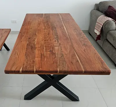 Solid wood dining table 6 seater. Excellent quality and perfect condition