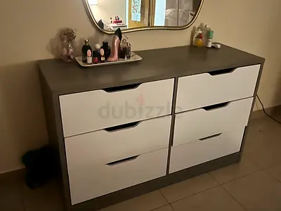 Dressing table