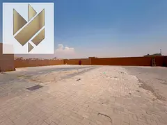 A warehouse in Al Sajaa, Sharjah A warehouse in a prime location on a main road, suitable for storag