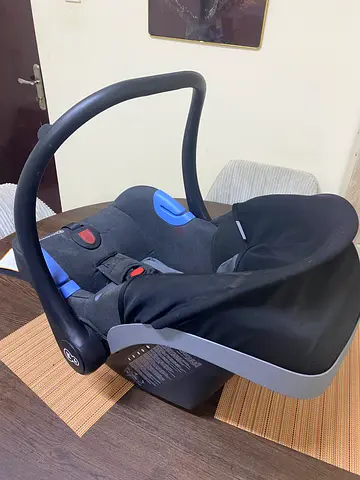 Infant car seat carrycot (rear-facing) - used, good condition