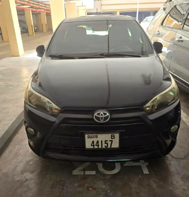 Toyota Yaris 2016 — photo 1 of 2