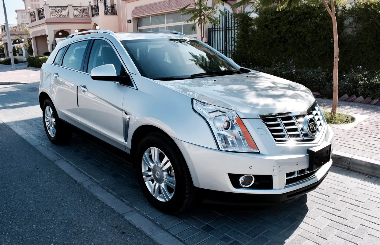 Cadillac SRX 2015 — photo 1 of 9