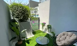 PRIVATE GARDEN | DIRECT ACCESS TO POOL | RENTED