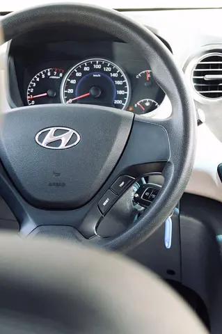 2019 Hyundai GRAND I10 — фото 15