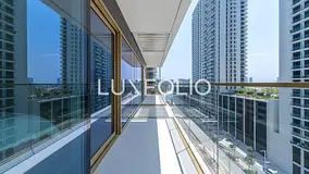 Vacant | Palm views | Upgraded