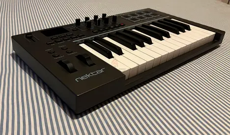 Nektar Impact LX25+ 25-Key MIDI Keyboard Controller - Excellent Condition