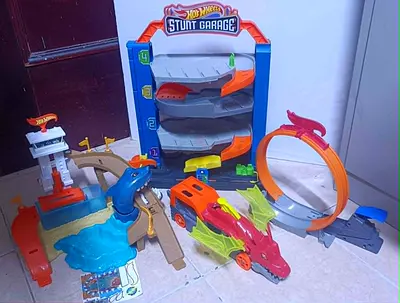 4 Sets of Hotwheels Tracks