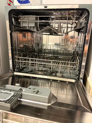 Dishwasher in Great Condition - Almost New