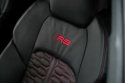 2024 AUDI RS6 — фото 14