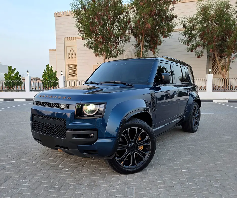 Land Rover Defender 2026 — photo 1 of 20