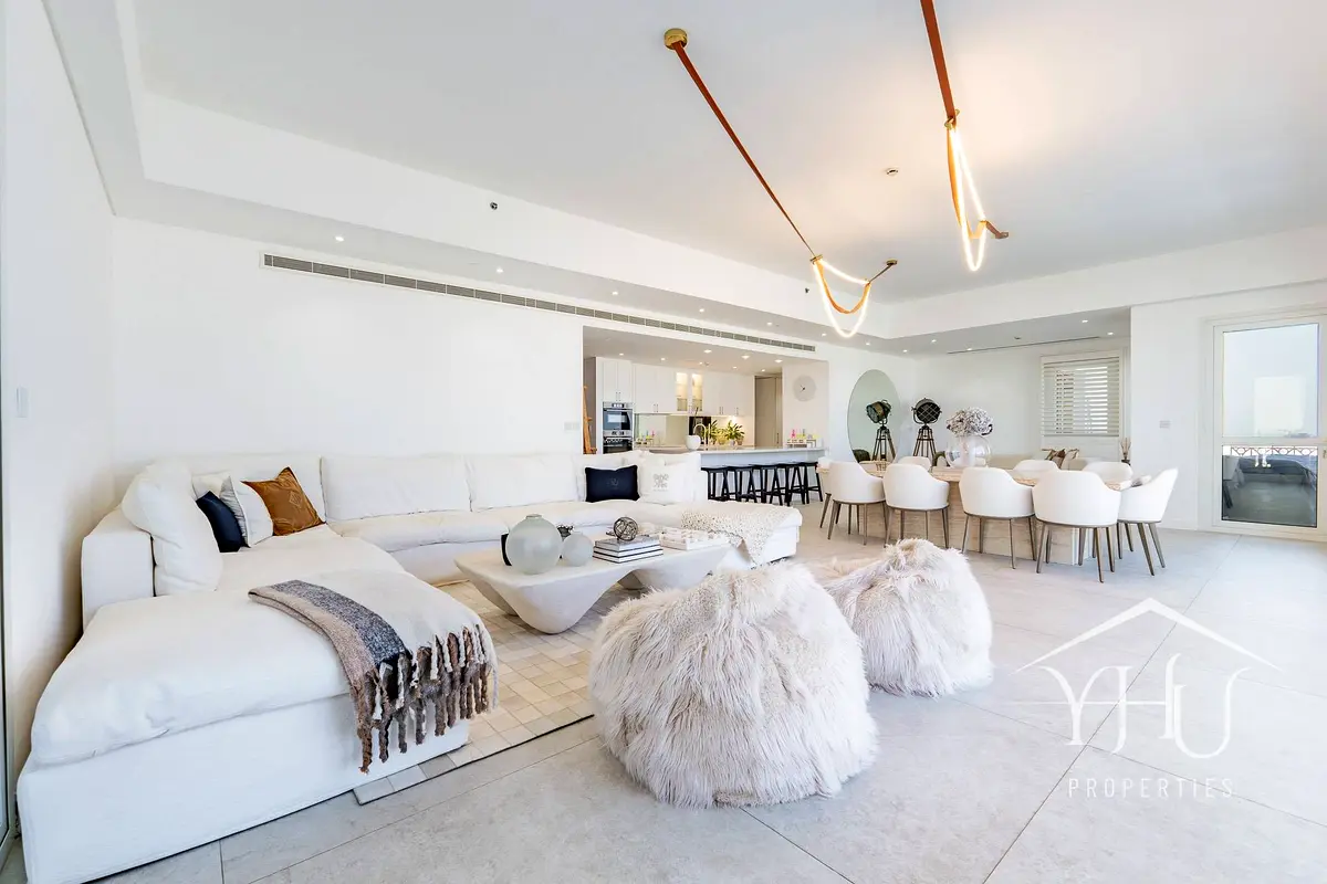 gallery-tour