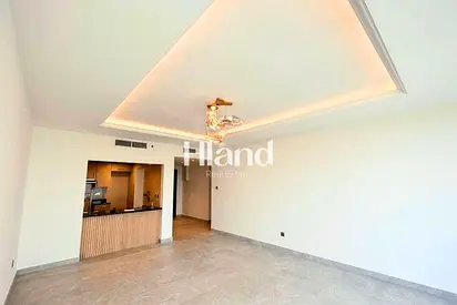 Well maintained 2BR+Study Home | Spacious Living