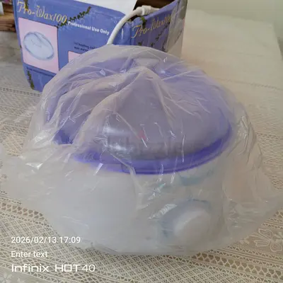Wax heater with beads