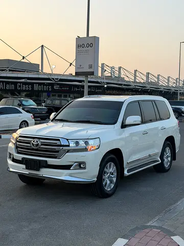 Toyota Land Cruiser GXR 2018 | GCC Specs perfect Condition