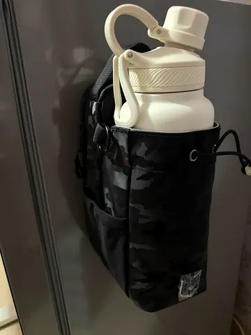 Magnetic Gym Bag Set with Lifting Straps, Towel and Shaker - Like New
