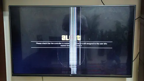 LG 43 LED TV with damaged screen - for sale