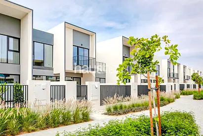Flexible Cheques | Close to Pool | Maid's Room