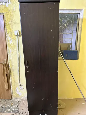 Single door cupboard