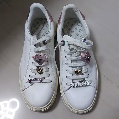 White Louis Vuitton-style sneakers with pink accents, 37