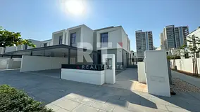 Stunning 4Br plus Maid | Corner Unit | Big Plot