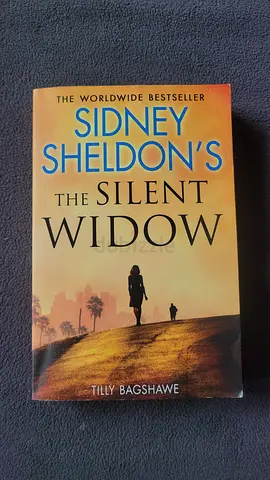 The Silent Widow by Sidney Sheldon - Paperback