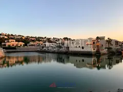 Luxury 2BR Sea View Gym/Pool/Resort Access