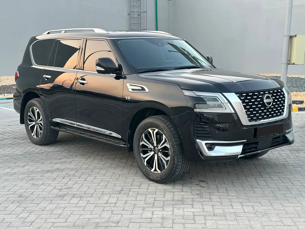 Nissan Patrol 2023 — photo 1 of 15
