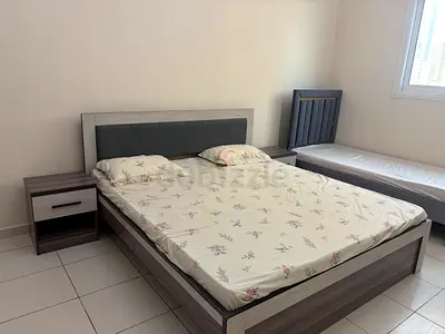 King size double bed set with Almirah and chest