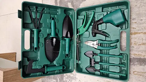 Green Plastic Tool/Accessory Carry Case – Hard Shell, Used