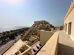 Bright sea view 3 BR Penthouse