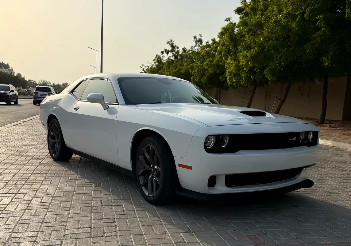 Dodge Challenger 2021 — photo 1 of 16