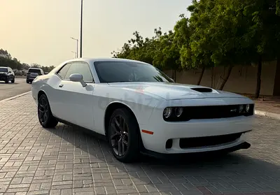 2021 Dodge Challenger SXT Blacktop | V6 3.6L | Red Leather