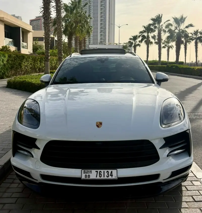 Porsche Macan 2021 — photo 1 of 5