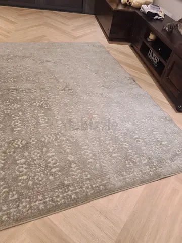 Light grey patterned area rug — good condition, 2.5 x 1.8m (approx.)